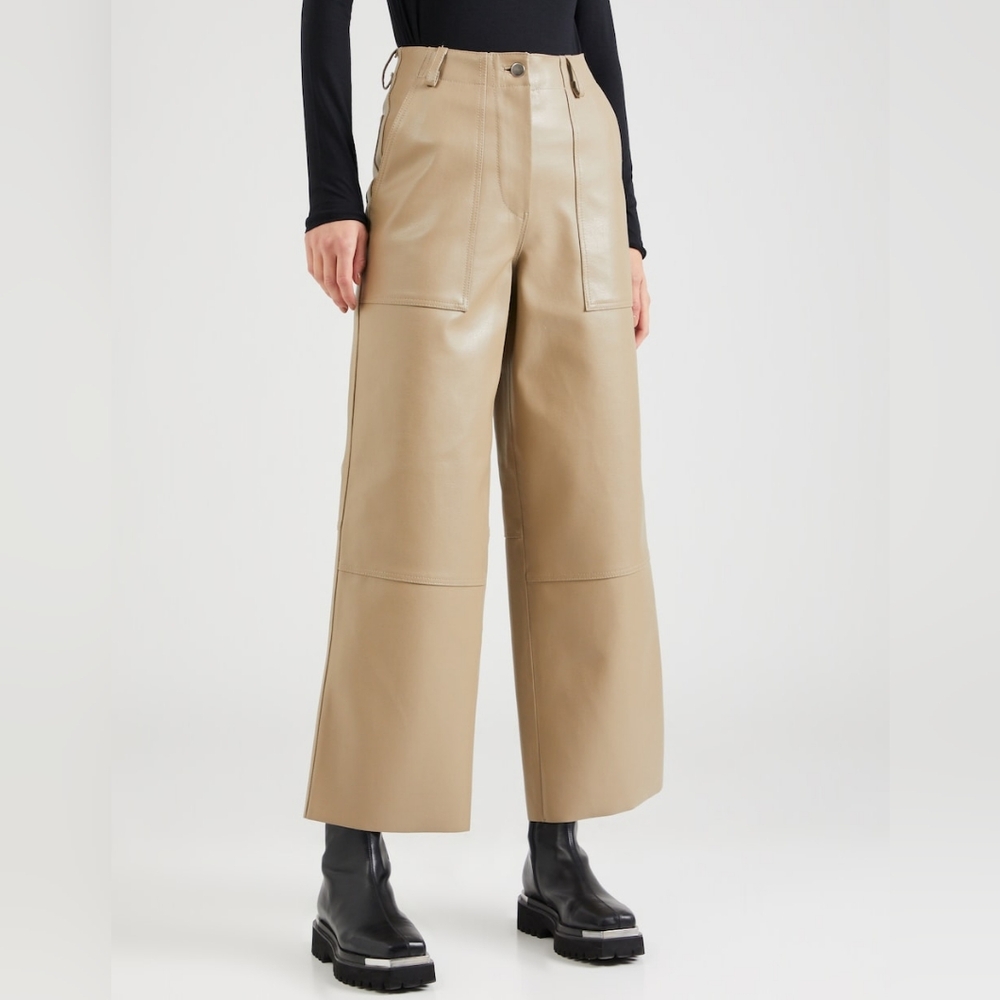 New With Tags Deadwood “Presley” wide-leg pants in beige.